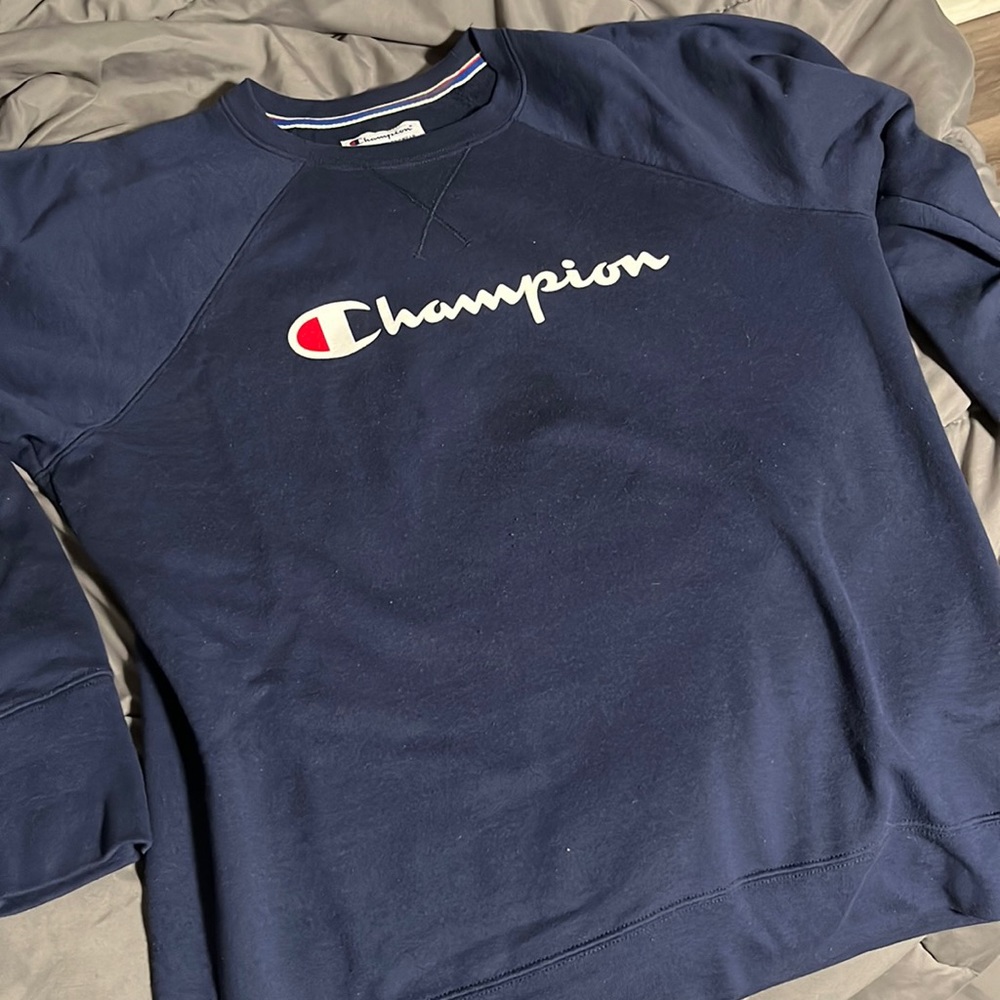 Good condition. Champion navy men’s crewneck. Size XL